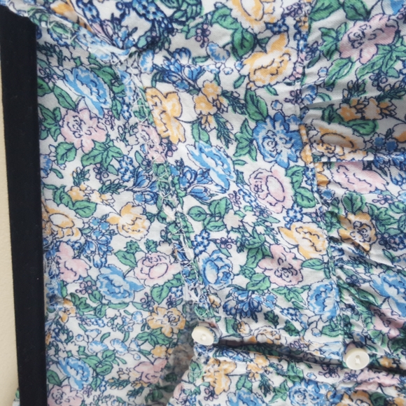 Old Navy Floral Flutter Sleeve Front Button Blouse, Size Medium - Picture 3 of 8